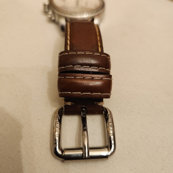 Burberry watch - Picture 5 of 5